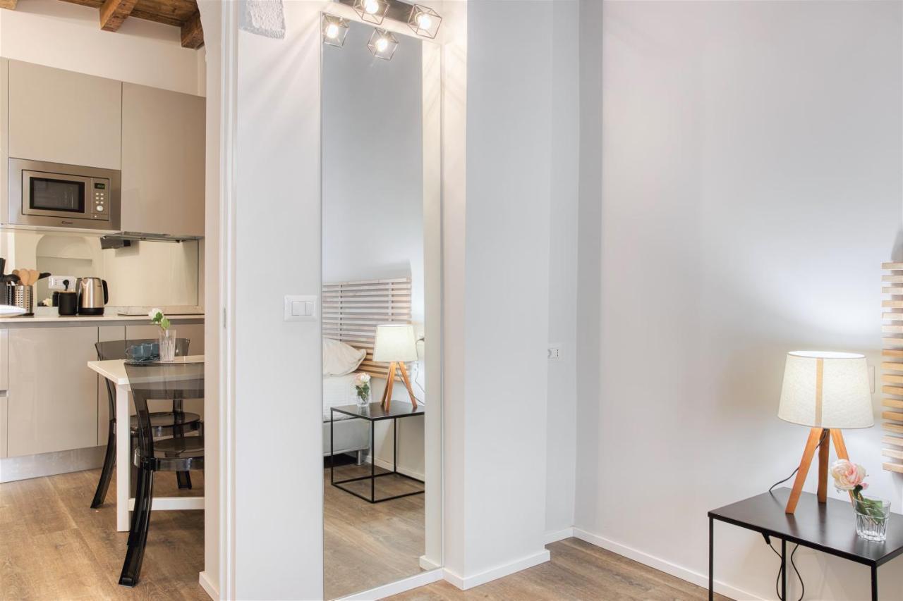 Joivy Delightful 1-Bed Flat In The Centre Of Milan Apartamento Exterior foto
